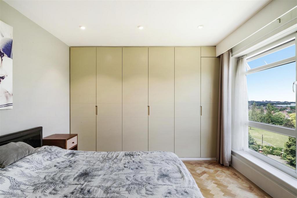 125 Park Lane - Ya3kx L0o OAG7 Xi2 J9 Re8.jpg