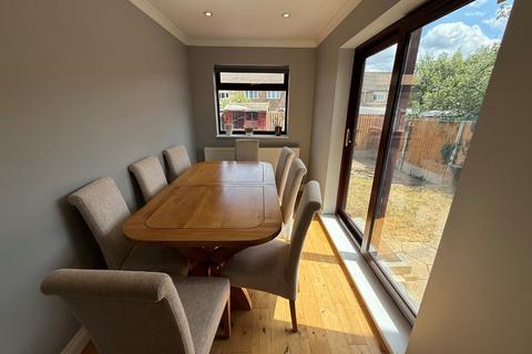 undefined, Houghton Regis, Bedfordshire LU5