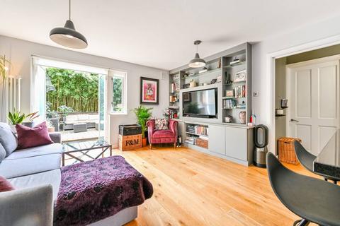 undefined, Rowan Walk, Archway, London, N19