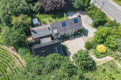 Eglwys Cross, Whitchurch, Shropshire