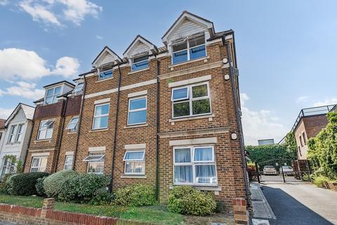 Flat 4, Falconet Court, 247 Ravenscroft Road, Beckenham, BR3 4TE