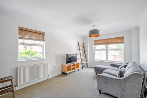 Flat 4, Falconet Court, 247 Ravenscroft Road, Beckenham, BR3 4TE