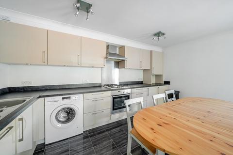 Flat 4, Falconet Court, 247 Ravenscroft Road, Beckenham, BR3 4TE