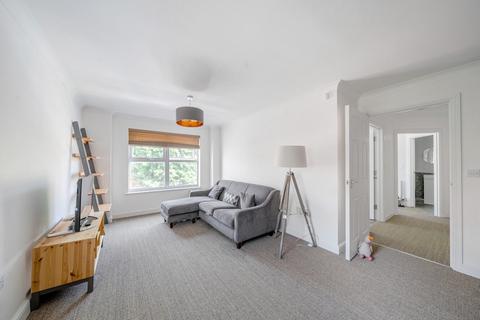 Flat 4, Falconet Court, 247 Ravenscroft Road, Beckenham, BR3 4TE