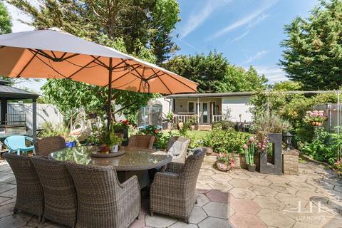 5 bedroom detached house for sale, Rockingham Avenue, Hornchurch