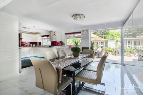 5 bedroom detached house for sale, Rockingham Avenue, Hornchurch