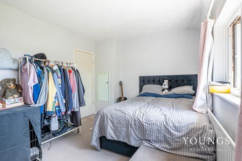 18 Birche Close, Leigh-on-sea, SS9 4NU