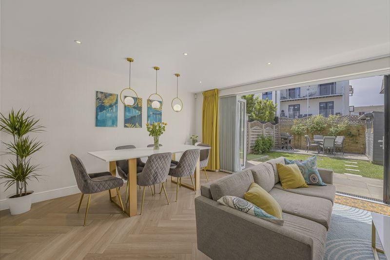 Living/Dining Area