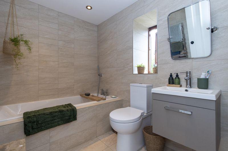 Bedroom 1 En-suite