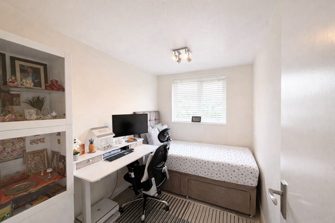 21 Aylesham Road, Orpington, BR6 0TX