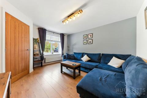 18 Silkstone Road, Featherstone, Pontefract, WF7 5PL
