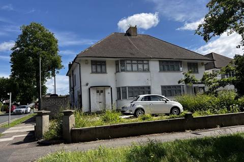 3 bedroom property for sale, Stonegrove, Edgware HA8