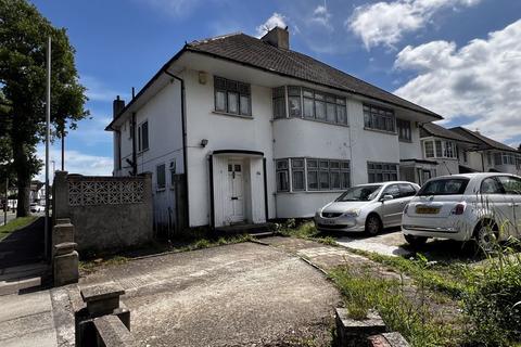 3 bedroom property for sale, Stonegrove, Edgware HA8