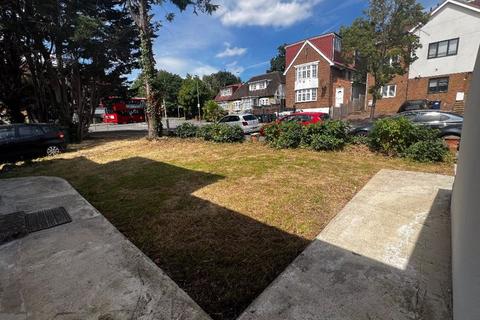 40 Abercorn Road, London, NW7 1JL
