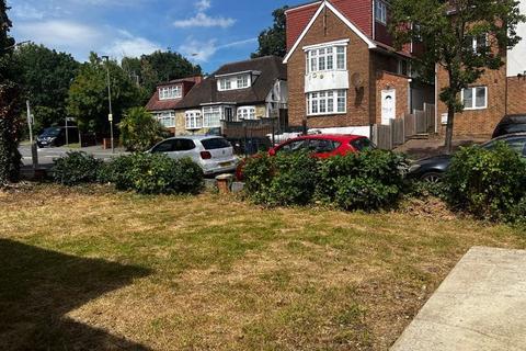 40 Abercorn Road, London, NW7 1JL