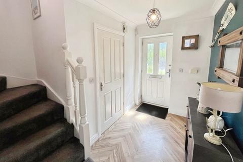 4 bedroom detached house for sale, Barrington Court, Heaton