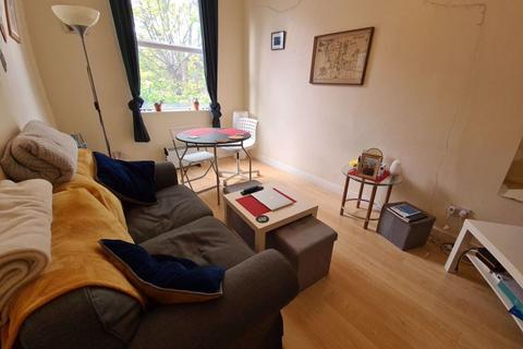 1 bedroom flat to rent, Moorland Road, Leeds LS6