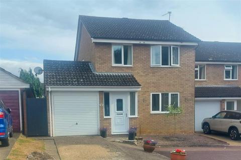 3 bedroom detached house for sale, Raedwald Drive, Bury St. Edmunds IP32