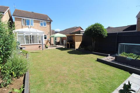 3 bedroom detached house for sale, Raedwald Drive, Bury St. Edmunds IP32