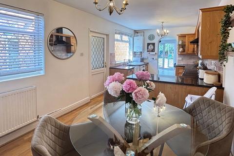 77 Deans Way, Gloucester, GL1 2QA