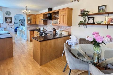 77 Deans Way, Gloucester, GL1 2QA