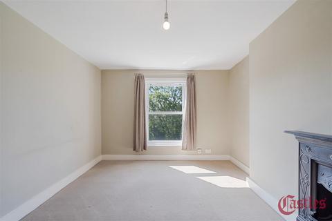 134d Stapleton Hall Road, London, N4 4QB