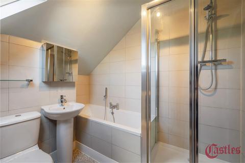 134d Stapleton Hall Road, London, N4 4QB