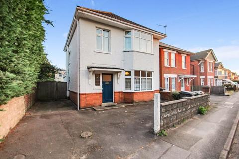 5 bedroom detached house to rent, Ensbury Park Road, Bournemouth BH9
