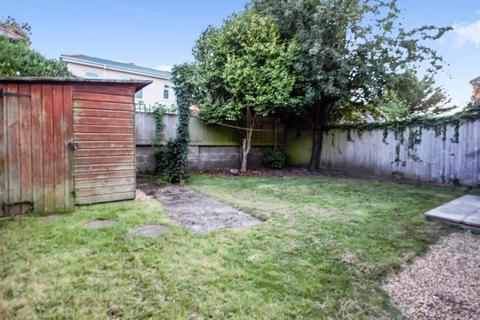 5 bedroom detached house to rent, Ensbury Park Road, Bournemouth BH9