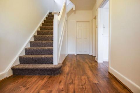 5 bedroom detached house to rent, Ensbury Park Road, Bournemouth BH9