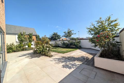 2 The Green, Exeter, EX2 7SQ