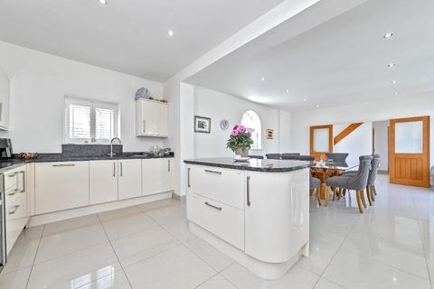 undefined, Ampthill Road, Silsoe, MK45 4DX