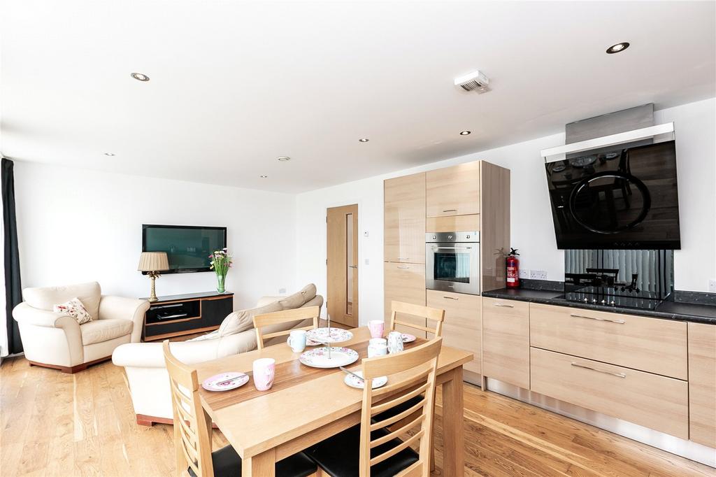 Kitchen Lounge