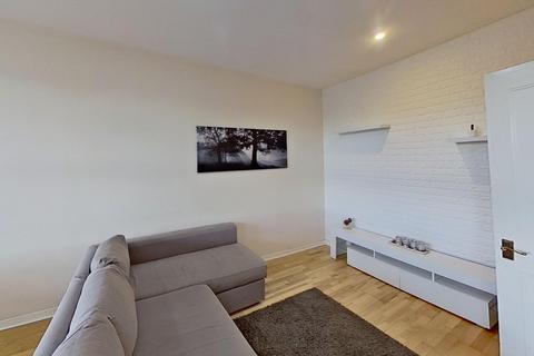 2 bedroom flat to rent, Harbour Court, Musselburgh, EH21