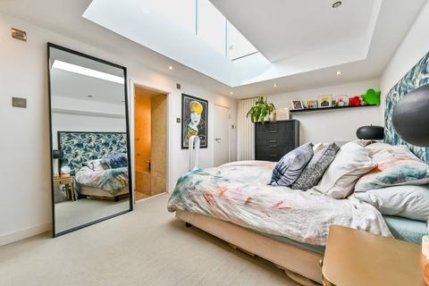 3 bedroom maisonette for sale, Westbourne Road, Barnsbury, London, N7