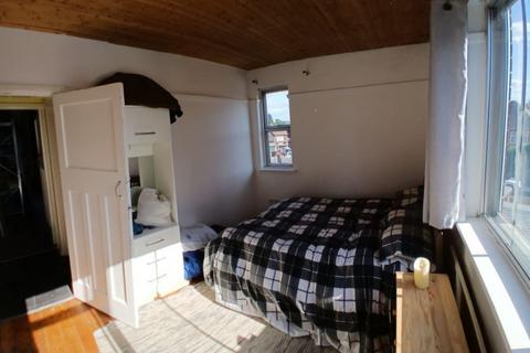 3 bedroom flat for sale, Western Boulevard, Nottingham, NG8