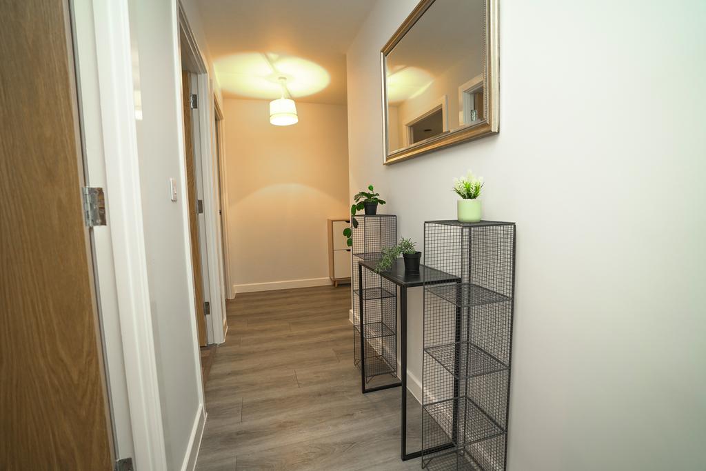 Hall2