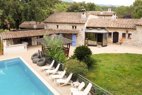 4 bedroom villa, Roquefort-les-Pins, France