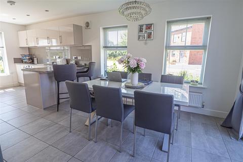 undefined, Fernlea Drive, Swadlincote DE12