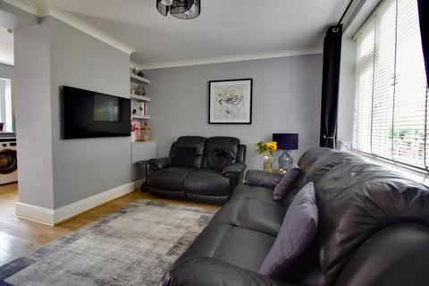 30 Bedale Road, Romford, RM3 9TX