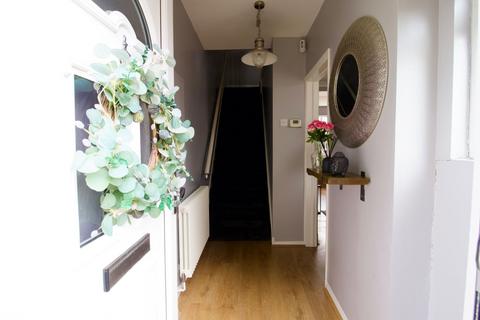 30 Bedale Road, Romford, RM3 9TX