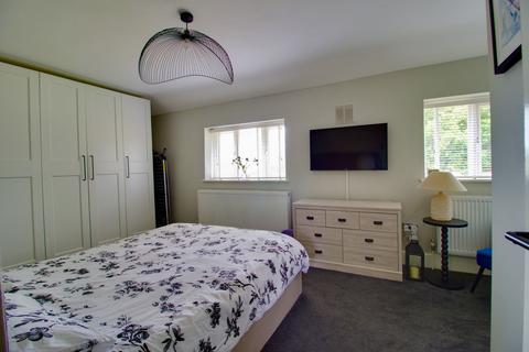 30 Bedale Road, Romford, RM3 9TX