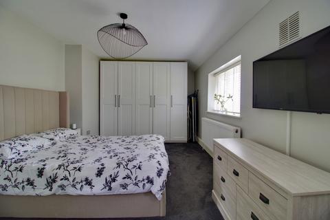30 Bedale Road, Romford, RM3 9TX