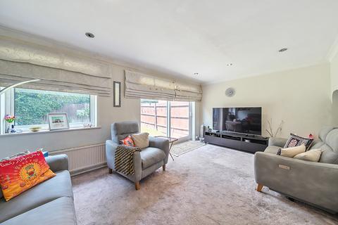 4 bedroom semi-detached house for sale, Knoll Crescent, Northwood