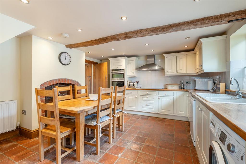 Kitchen-3.jpg