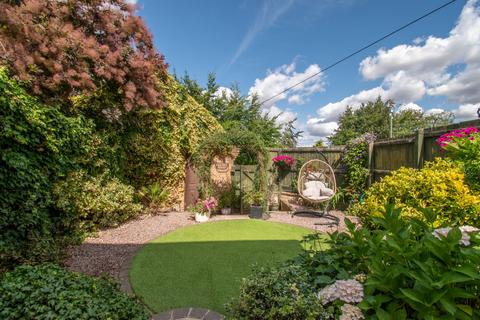 4 bedroom semi-detached house for sale, Malsbury Avenue, Scraptoft, Leicester