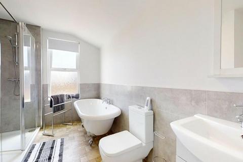 4 bedroom house to rent, Queens Road, Sheffield S2