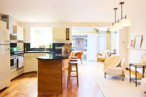 7 Cinnamon Row, London, SW11 3TW