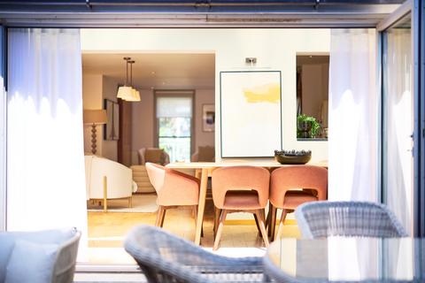 7 Cinnamon Row, London, SW11 3TW