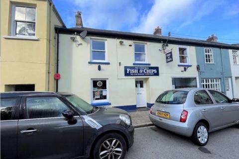 Retail property (high street) for sale, 2 Parade Sq Lostwithiel PL22 0DX